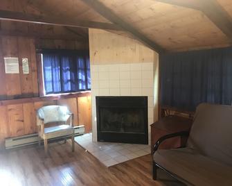 Addison's Bungalows - Brisco - Living room