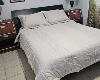 Screaming Reels Guest House Grand Turk Amazing bungalow with AC in Cockburn Town - Cockburn Town