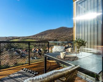 Moose & Reindeer Cabin Chalets With A Panoramic View - Happy Rentals - Hosszúhetény - Balcón
