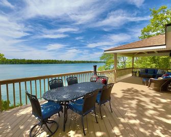 Charming Getaway to Unwind and Reconnect - Youngstown - Balcony