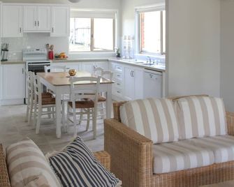 2 51 Carlo Road Rainbow Beach - Rainbow Beach - Кухня