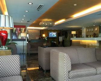 Hotel-Type Ambiance: Studio Unit Condo - Tagaytay - Front desk