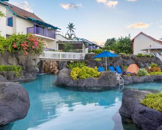 Crystal Cove by Elegant Hotels Resort - Saint James - Zwembad