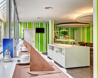 Attimo Hotel Stuttgart - Stuttgart - Buffet