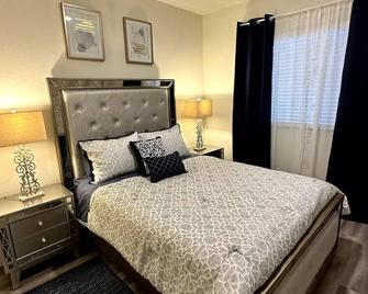 Sweet dreams on Mystic Way - Roseville - Bedroom