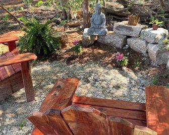 Boho schoolie in the Piney Woods! - Rusk - Patio