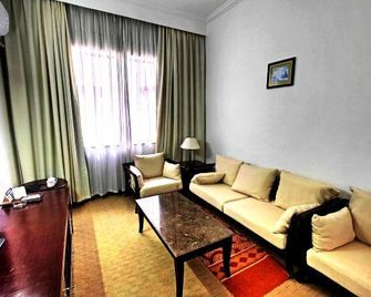 Dahua Hotel (Guilin Liangjiang Sihu Elephant Trunk Hill) - גילין - סלון