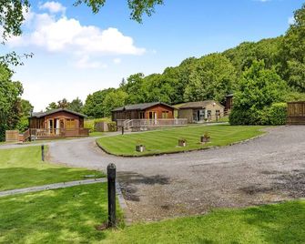 The Old Barn Cottage - Glossop - Building