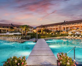 Hotel Caesius Thermae & Spa Resort - Bardolino - Piscina