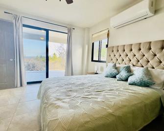 Downtown Casita With Ocean Views - Los Barriles - Bedroom