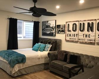 1 Bedroom Bear Mountain Rainforest Guest Suite - Victoria - Schlafzimmer