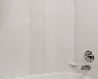 Portland Inn & Suites - Portland