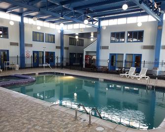 A Victory Hotel & Suites - Southfield - Bazén