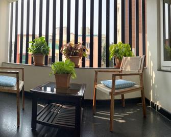 Elite Homes Guest Rooms - Visakhapatnam - Dining room