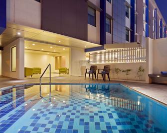Hampton by Hilton Vadodara-Alkapuri - ואדודרה - בריכה