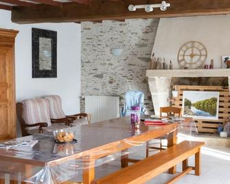 La Halte du Pelerin Chambres d'hôtes - Rives-de-l'Yon - Comedor