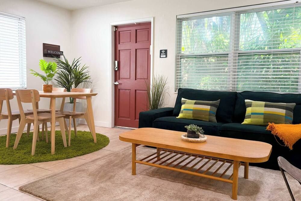 Cozy Garden Bungalow - Pets/Parking/Beach - פורט לודרדייל - סלון