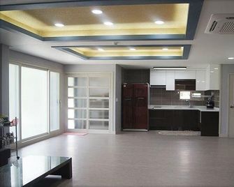 Geochang Wolseong Rainbow Pension Camping - Geochang - Cocina