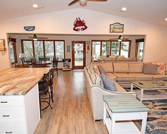 Lovely NEW Rental on Canal in South Bethany Beach - Bethany Beach - Living room