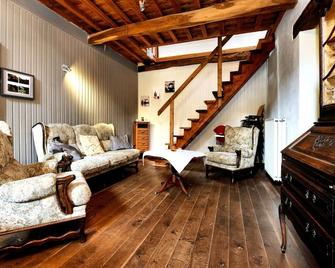 Holiday Home in Rendeux with Terrace - Rendeux - Huiskamer