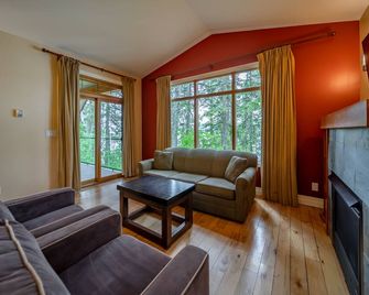Halcyon Hot Springs Resort - Nakusp - Salon