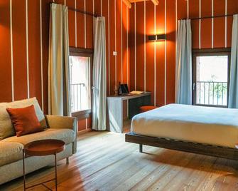 Villa Clementina - Prosecco Country Hotel - San Pietro di Feletto - Camera da letto