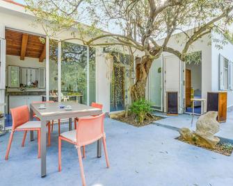 Beautiful Home In Cinisi With Wifi - Cinisi - Innenhof