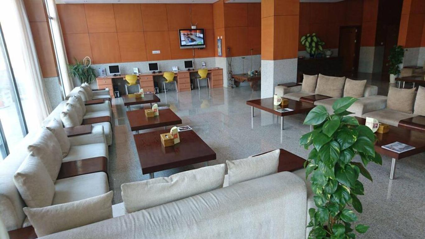 OYO 111 Infinity Suites