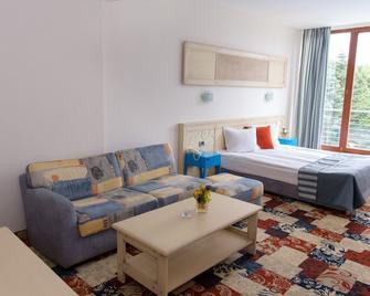 Hotel Koral - Parking - Varna - Bedroom