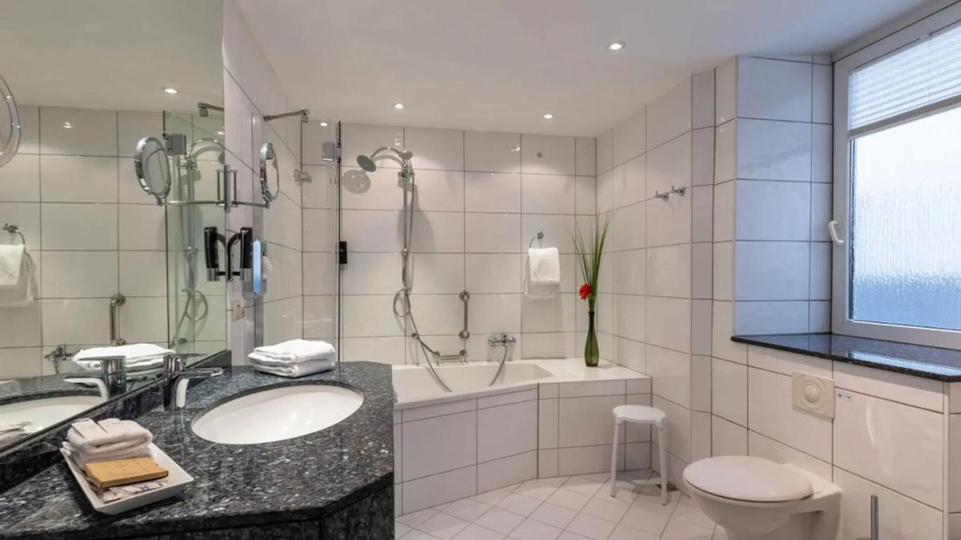 تريب إن هوتل يوباتشيز