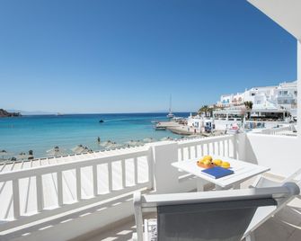 Acrogiali Beachfront Hotel Mykonos - Platis Gialos - Balcón