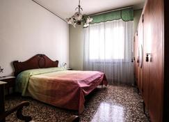 Residenza Parco Ducale 2 - Parma - Bedroom