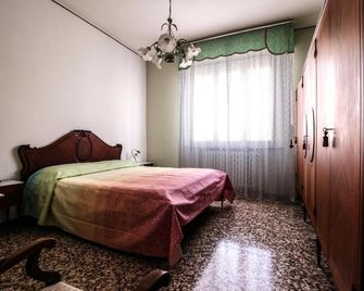 Residenza Parco Ducale 2 - Parma - Schlafzimmer
