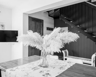 Cozy Mountain Cabins 5 min from Downtown SMA-CM by Apartments Bariloche - San Martin de Los Andes - Sala de jantar