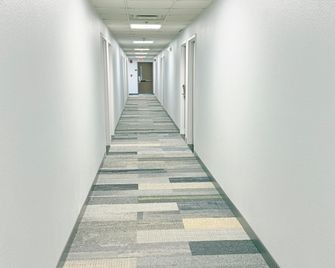 Three Rivers Motel - Fort Wayne - Pasillo