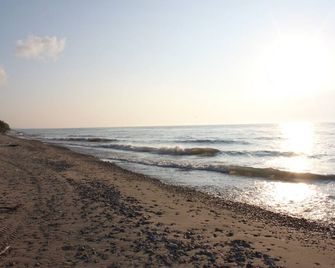 Secluded Cabin w/ Beach Access + Fire Pit - South Haven - Beach