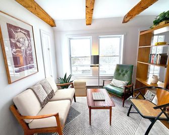 Bike, hike, kayak Acadia cottage - Gouldsboro - Sala de estar