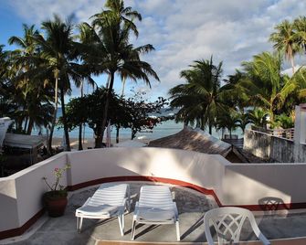 Surfside Boracay Resort - בורקאי - מרפסת