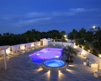 Garden Hotel Ripa - Vieste - Pool