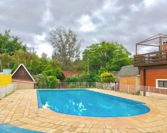 Chalet in Atibaia with Jacuzzi - Atibaia - Piscine