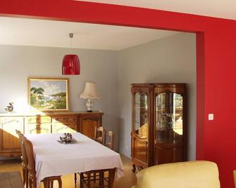 House in the heart of the village with a large enclosed garden - Séné - Restaurant