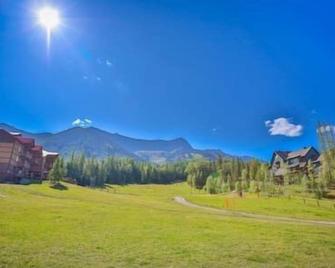 Griz Inn by StayIn - Fernie - Outdoor view