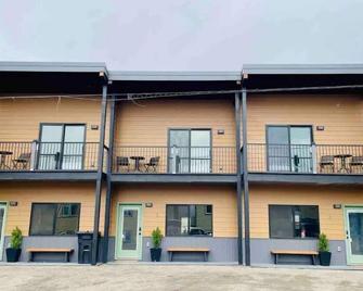 Cozy Wolf Lodge — Unit 1 - Gardiner - Bâtiment