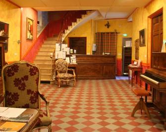 Les Arcades Le Lion D'or - Buis-les-Baronnies - Front desk