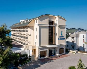 Iz Flower Side Beach - Side - Building