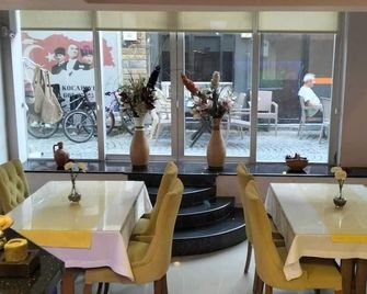 Safran Palas - Yenifoça - Restaurace