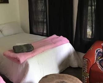 Nyangombe Backpackers - Kwekwe - Habitación