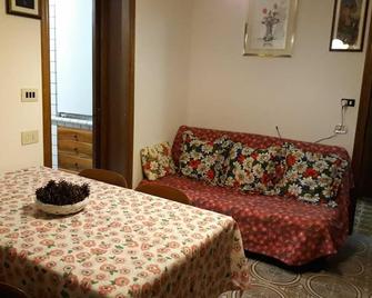 Appartamento al 2° Piano - Saint-Vincent - Camera da letto