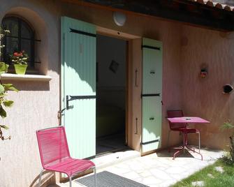 Chambre d'hotes with shower room, wc and terrace - Донзер - Патіо