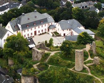 Schlosshotel Burghaus Kronenburg - Kronenburg - Edificio